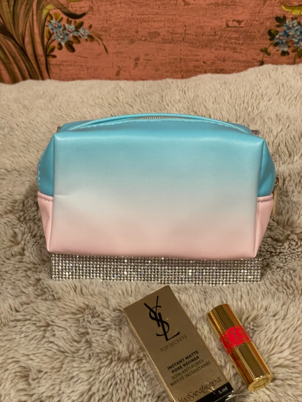 Yves Saint Laurent Beauté Ombre Cosmetic Pouch with Lipstick and Pore Refiner - Picture 7 of 9